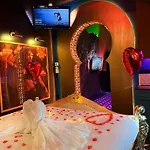 Апартаменты Palais Des 1001 Nuits Avec Jacuzzi Privatif Scheibenhard