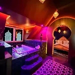 Апартаменты Palais Des 1001 Nuits Avec Jacuzzi Privatif