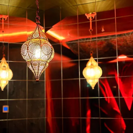 Апартаменты Palais Des 1001 Nuits Avec Jacuzzi Privatif
