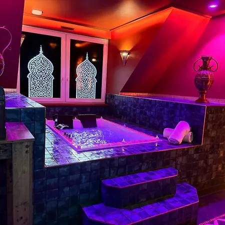 Апартаменты Palais Des 1001 Nuits Avec Jacuzzi Privatif *