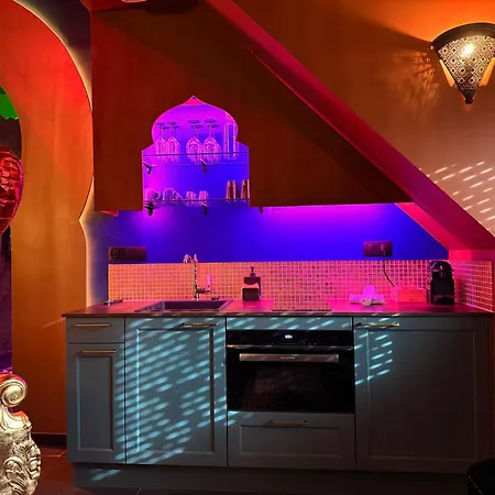 Апартаменты Palais Des 1001 Nuits Avec Jacuzzi Privatif *