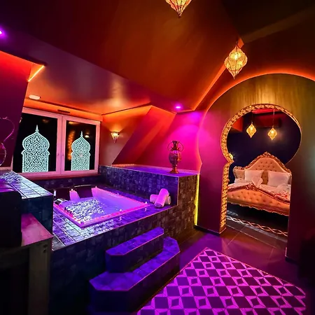 Апартаменты Palais Des 1001 Nuits Avec Jacuzzi Privatif