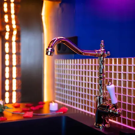 Palais Des 1001 Nuits Avec Jacuzzi Privatif *